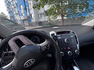 2010 Kia Ceed I Рестайлинг, белый, 690000 рублей, вид 5
