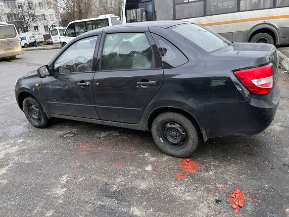 2015 Lada (ВАЗ) Granta I, чёрный, 240000 рублей - вид 3