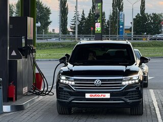 2020 Volkswagen Touareg III, чёрный, 4650000 рублей, вид 3