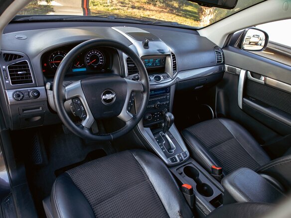 2013 Chevrolet Captiva I Рестайлинг 2, серый, 1695000 рублей - вид 12