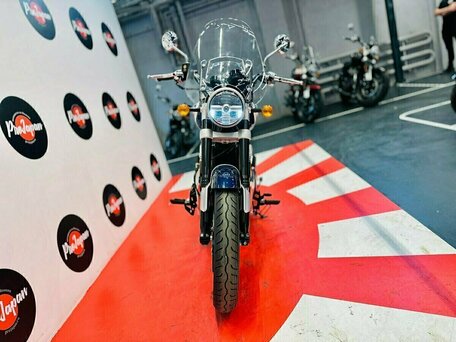 2026 Royal Enfield Super Meteor, синий, 772000 рублей, вид 4