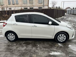 2018 Toyota Vitz III (XP130) Рестайлинг 2, белый, 1200000 рублей, вид 3