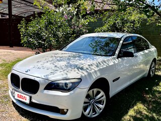 2011 BMW 7 серии Long 750Li xDrive V (F01/F02/F04), белый, 1450000 рублей, вид 2