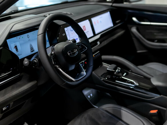 2026 Geely Monjaro I, серебристый, 4599990 рублей - вид 13