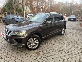 2016 Volkswagen Touareg II Рестайлинг, коричневый, 3199999 рублей, вид 1