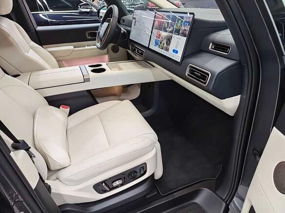 2025 Li Auto (Lixiang) Mega I, серый, 10234055 рублей - вид 7