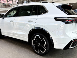 2024 Volkswagen Tiguan L Pro III (China Market), белый, 5500000 рублей, вид 3