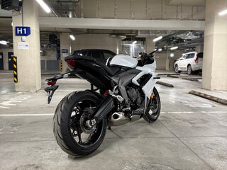 2023 Triumph Daytona 660, белый, 840000 рублей, вид 3