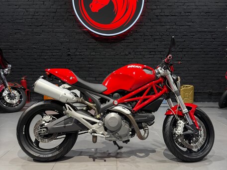 2008 Ducati Monster 696, красный, 415000 рублей, вид 2