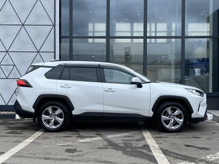 2019 Toyota RAV4 V (XA50), белый, 2949000 рублей, вид 4