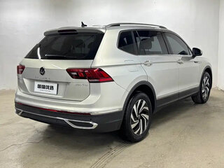 2023 Volkswagen Tiguan II Рестайлинг, белый, 3050000 рублей, вид 4