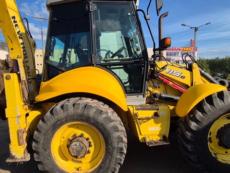 2012 New Holland B115B, жёлтый, 5000000 рублей, вид 3