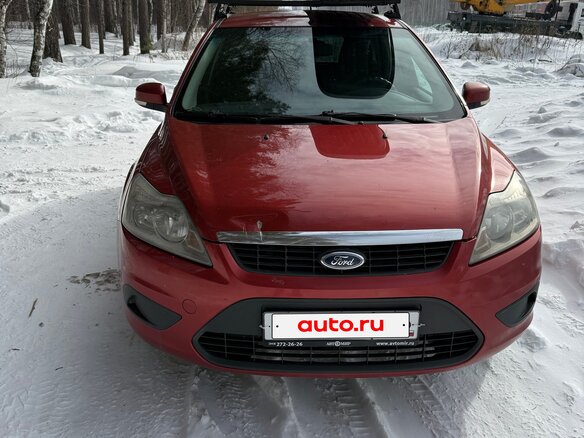 2008 Ford Focus II Рестайлинг, красный, 400000 рублей - вид 3