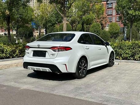 2022 Toyota Levin XII (E210) Рестайлинг, белый, 1550000 рублей, вид 4