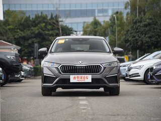 2026 Skoda Octavia IV (A8), серый, 2680000 рублей, вид 2