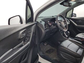 2021 Chevrolet Trax I Рестайлинг, белый, 1350000 рублей, вид 3