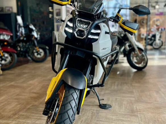2025 QJMotor SVT 650 X, чёрный, 724000 рублей - вид 2