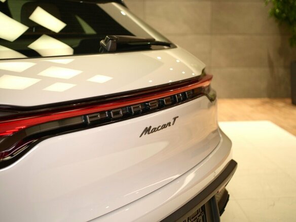 2025 Porsche Macan I Рестайлинг 2, серый, 11999000 рублей - вид 9
