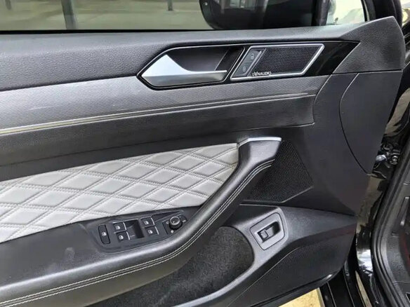 2022 Volkswagen Passat B8 Рестайлинг, чёрный, 1850000 рублей - вид 7