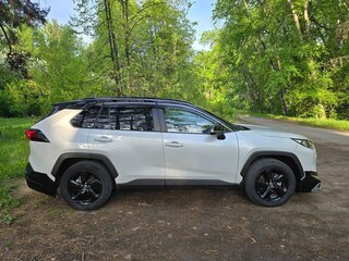 2021 Toyota RAV4 V (XA50), белый, 3650000 рублей, вид 2