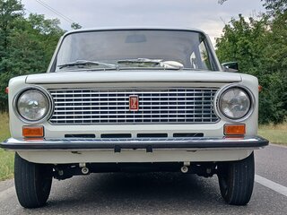 1977 Lada (ВАЗ) 21011, белый, 1700000 рублей, вид 2