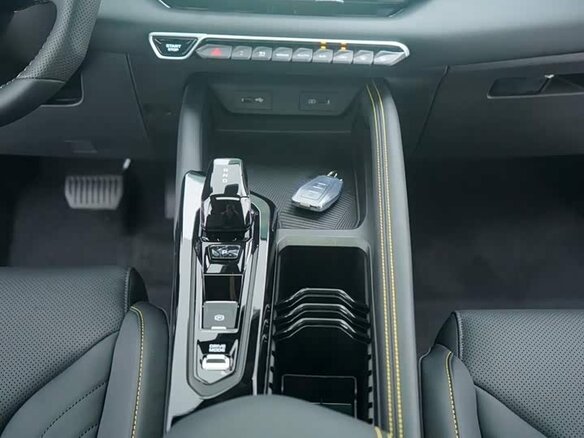 2026 Geely Binyue I Рестайлинг 2, серый - вид 14