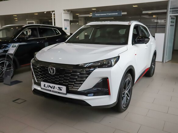 2025 Changan UNI-S I, белый, 3179900 рублей