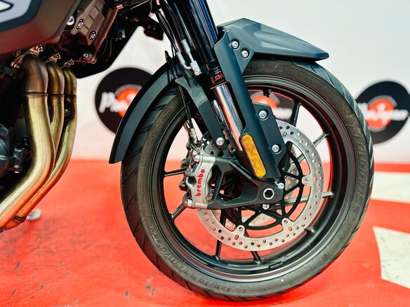 2024 Triumph Tiger 1200, серебристый, 1780000 рублей - вид 23