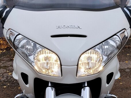 2010 Honda GL 1800 Gold Wing, белый, 1095272 рублей, вид 1