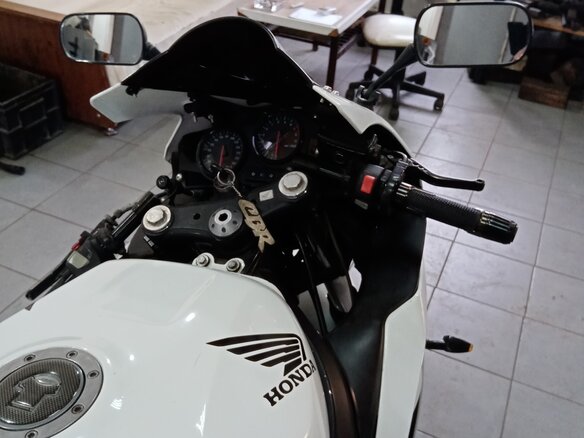 1998 Honda CBR 919RR Fireblade, белый, 395000 рублей - вид 3