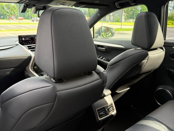 2020 Lexus NX 300 I Рестайлинг, белый, 4250000 рублей - вид 16
