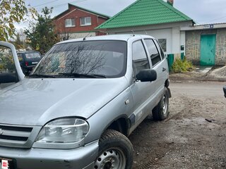 2004 Chevrolet Niva I, серебристый, 195000 рублей, вид 1