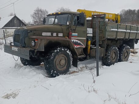 1992 Урал 4320, зелёный, 1300000 рублей, вид 4