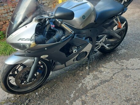 2003 Yamaha YZF-R6, серебристый, 415000 рублей, вид 2