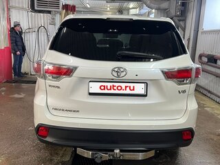 2014 Toyota Highlander III (XU50), белый, 3000000 рублей, вид 3