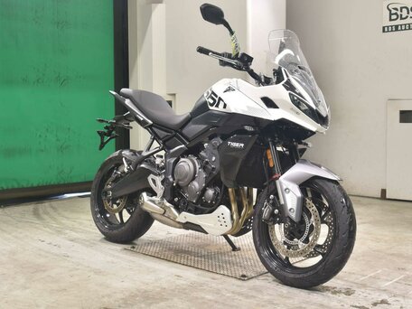 2025 Triumph Tiger Sport 660, белый, 977000 рублей, вид 3