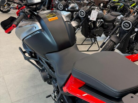 2026 QJMotor SRT 900 SX, зелёный, 899000 рублей - вид 12