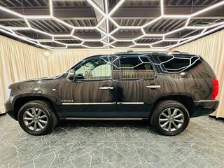 2012 Chevrolet Tahoe 6AT III, чёрный, 2499999 рублей, вид 3