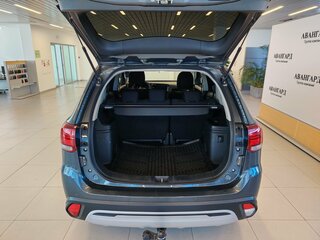 2019 Mitsubishi Outlander III Рестайлинг 3, серый, 1673000 рублей, вид 5