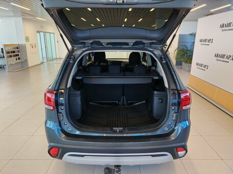 2019 Mitsubishi Outlander III Рестайлинг 3, серый, 1673000 рублей, вид 5