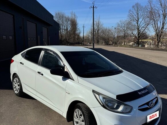 2011 Hyundai Solaris I, белый, 790000 рублей - вид 1