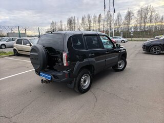 2023 Lada (ВАЗ) Niva Travel I, чёрный, 974000 рублей, вид 2