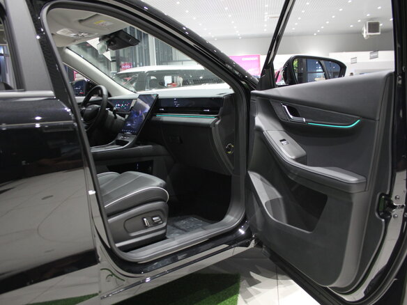 2026 Jeland J6, чёрный, 2290000 рублей - вид 6