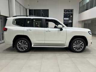 2026 Toyota Land Cruiser 300 Series, белый, 15990000 рублей, вид 4