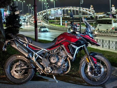 2024 Triumph Tiger 900, красный, 1550000 рублей, вид 1