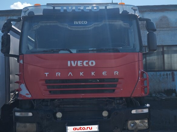 2012 Iveco Trakker, красный, 1500000 рублей