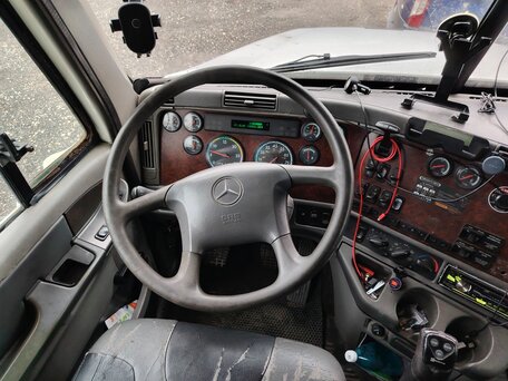 2002 Freightliner Century Class, белый, 2000000 рублей, вид 5