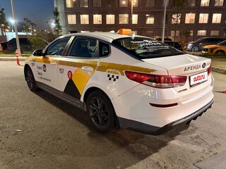 2020 Kia Optima IV Рестайлинг, белый, 1090000 рублей, вид 4