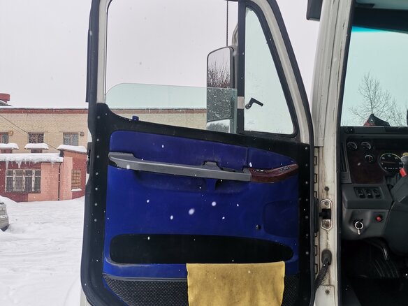 2000 Freightliner Century Class, белый, 3000000 рублей - вид 9