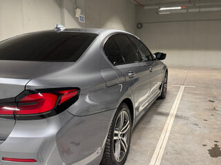 2020 BMW 5 серии 530i xDrive VII (G30/G31/G38) Рестайлинг, серебристый, 5100000 рублей, вид 4